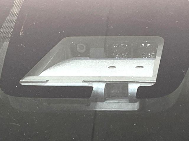 ノア ハイブリッドSi 両側電動スライドドア 純正9型ナビ 純正後席モニター バックカメラ 衝突被害軽減システム 禁煙車 ドラレコ スマートキー LEDヘッド ETC クルコン オートハイビーム オートライト(7枚目)