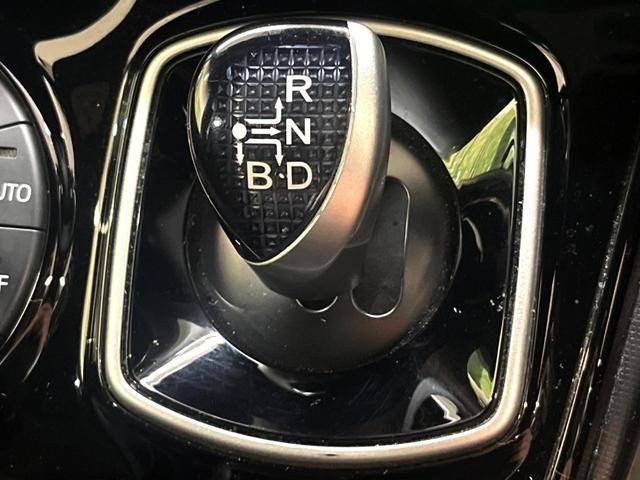 ノア ハイブリッドSi 両側電動スライドドア 純正9型ナビ 純正後席モニター バックカメラ 衝突被害軽減システム 禁煙車 ドラレコ スマートキー LEDヘッド ETC クルコン オートハイビーム オートライト(49枚目)