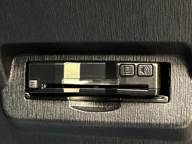 プリウスアルファ Sツーリングセレクション・G’s 純正SDナビ バックカメラ フルセグTV 専用ハーフレザーシート LEDヘッドライト 本革巻きステアリング ETC スマートキー 禁煙車 純正18インチAW ドライブレコーダー(5枚目)