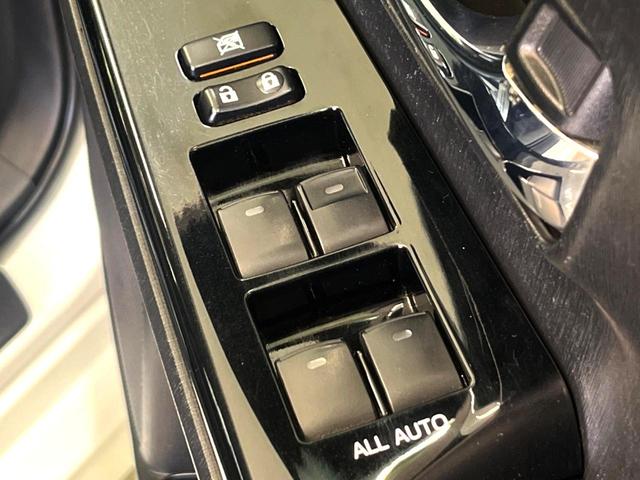 プリウスアルファ Sツーリングセレクション・G’s 純正SDナビ バックカメラ フルセグTV 専用ハーフレザーシート LEDヘッドライト 本革巻きステアリング ETC スマートキー 禁煙車 純正18インチAW ドライブレコーダー(34枚目)