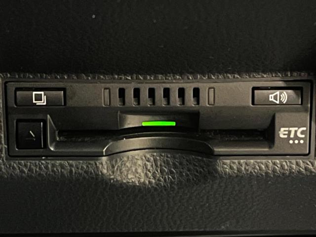 ヤリス Ｘ　純正ディスプレイオーディオナビキット付き　バックカメラ　衝突被害軽減システム　禁煙車　ＡｐｐｌｅＣａｒＰｌａｙ　スマートキー　ＥＴＣ　オートライト　Ｂｌｕｅｔｏｏｔｈ　クリアランスソナー（7枚目）