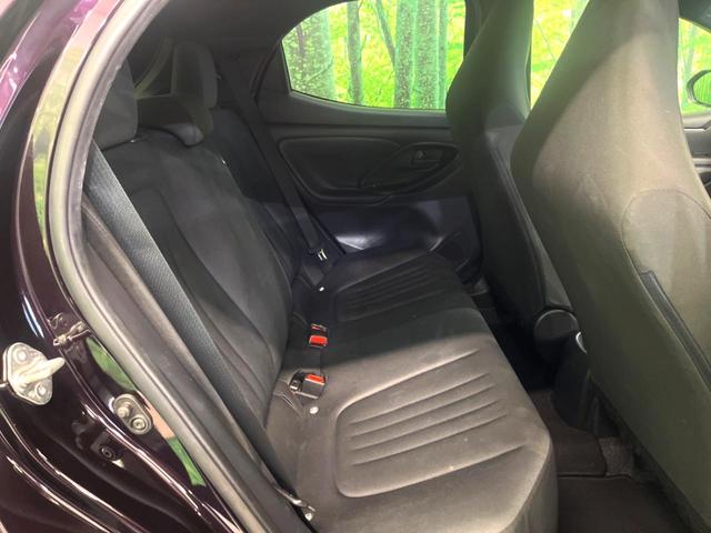 ヤリス Ｘ　純正ディスプレイオーディオナビキット付き　バックカメラ　衝突被害軽減システム　禁煙車　ＡｐｐｌｅＣａｒＰｌａｙ　スマートキー　ＥＴＣ　オートライト　Ｂｌｕｅｔｏｏｔｈ　クリアランスソナー（10枚目）