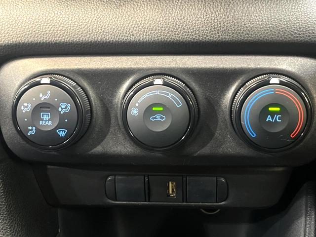 ヤリス Ｘ　純正ディスプレイオーディオナビキット付き　バックカメラ　衝突被害軽減システム　禁煙車　ＡｐｐｌｅＣａｒＰｌａｙ　スマートキー　ＥＴＣ　オートライト　Ｂｌｕｅｔｏｏｔｈ　クリアランスソナー（46枚目）