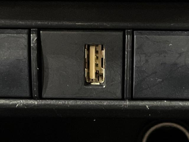 ヤリス Ｘ　純正ディスプレイオーディオナビキット付き　バックカメラ　衝突被害軽減システム　禁煙車　ＡｐｐｌｅＣａｒＰｌａｙ　スマートキー　ＥＴＣ　オートライト　Ｂｌｕｅｔｏｏｔｈ　クリアランスソナー（48枚目）