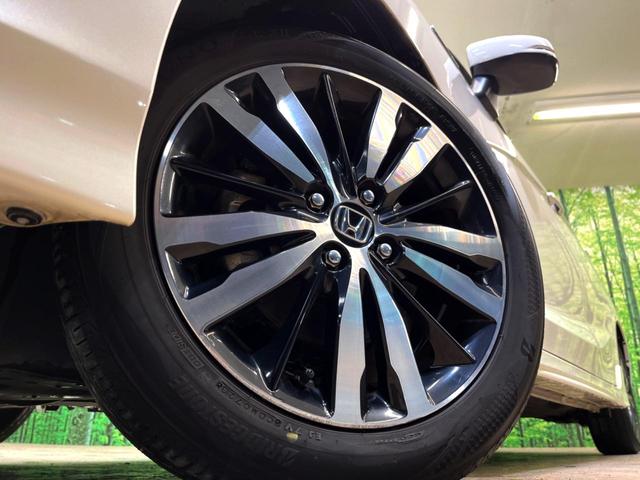 【純正１６インチアルミホイール】外観にマッチした純正アルミホイールを装着しております。各種社外アルミホイールや、スタッドレスタイヤも取扱いしております。是非ご相談ください♪