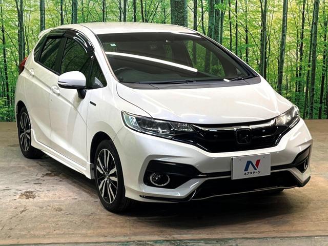 高透明度のガラス皮膜で撥水はもちろん、上質なツヤ・光沢を実現。紫外線や酸性雨から大切な愛車を保護し、色あせ・劣化を防止。「弾スプラッシュコート」、「弾プリミッサコート」からお選びいただけます。