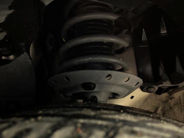 お車を安心してお乗りいただく為には、足回りの定期点検が欠かせません。サービスサポート（有償保証）では無料点検もご提供しており、安心のカーライフをお過ごしいただけるサポート体制が整っています。