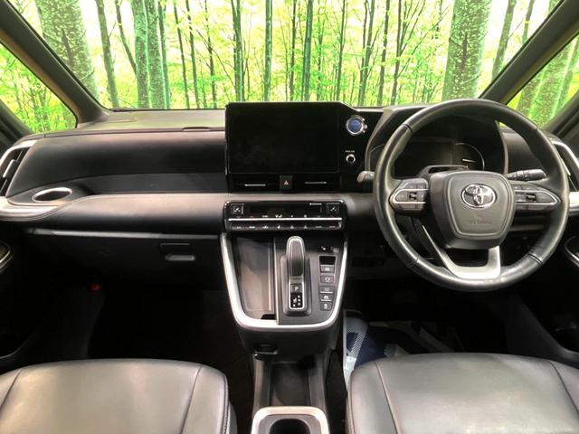 ノア ハイブリッドＳ－Ｚ　快適利便ＰＫＧ　１０．５型ナビ　全周囲カメラ　後席モニター　ユニバーサルステップ　三眼ＬＥＤヘッドライト　両側電動スライドドア　ドライバーモニター　パワーバックドア　シートヒーター（2枚目）