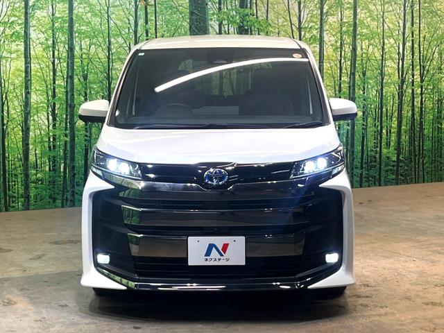 ノア ハイブリッドＳ－Ｚ　快適利便ＰＫＧ　１０．５型ナビ　全周囲カメラ　後席モニター　ユニバーサルステップ　三眼ＬＥＤヘッドライト　両側電動スライドドア　ドライバーモニター　パワーバックドア　シートヒーター（8枚目）