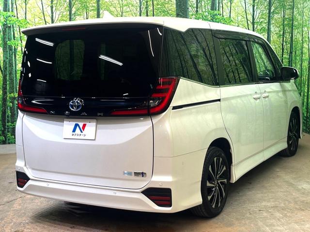 ノア ハイブリッドＳ－Ｚ　快適利便ＰＫＧ　１０．５型ナビ　全周囲カメラ　後席モニター　ユニバーサルステップ　三眼ＬＥＤヘッドライト　両側電動スライドドア　ドライバーモニター　パワーバックドア　シートヒーター（11枚目）