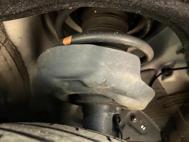 ノア ハイブリッドＳ－Ｚ　快適利便ＰＫＧ　１０．５型ナビ　全周囲カメラ　後席モニター　ユニバーサルステップ　三眼ＬＥＤヘッドライト　両側電動スライドドア　ドライバーモニター　パワーバックドア　シートヒーター（19枚目）