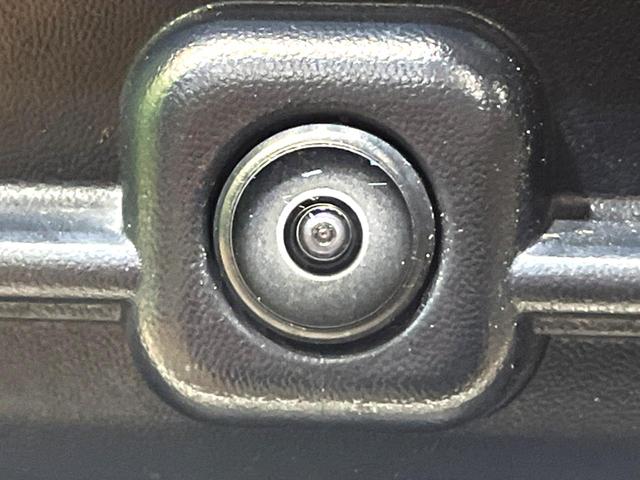 ノア ハイブリッドＳ－Ｚ　快適利便ＰＫＧ　１０．５型ナビ　全周囲カメラ　後席モニター　ユニバーサルステップ　三眼ＬＥＤヘッドライト　両側電動スライドドア　ドライバーモニター　パワーバックドア　シートヒーター（40枚目）