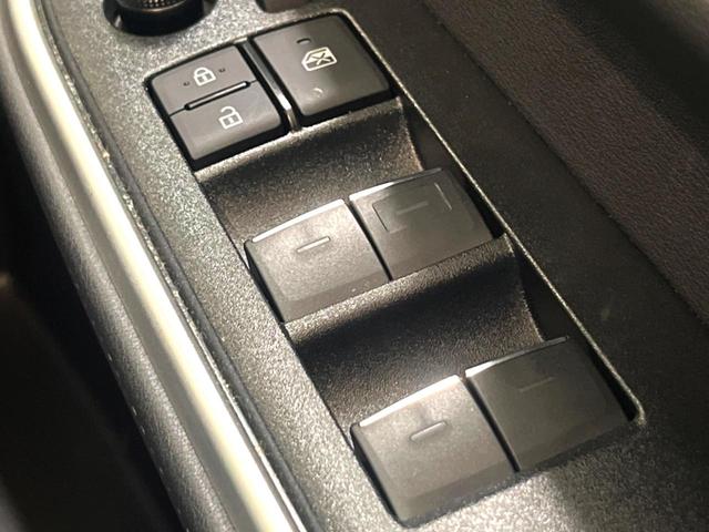 ノア ハイブリッドＳ－Ｚ　快適利便ＰＫＧ　１０．５型ナビ　全周囲カメラ　後席モニター　ユニバーサルステップ　三眼ＬＥＤヘッドライト　両側電動スライドドア　ドライバーモニター　パワーバックドア　シートヒーター（52枚目）