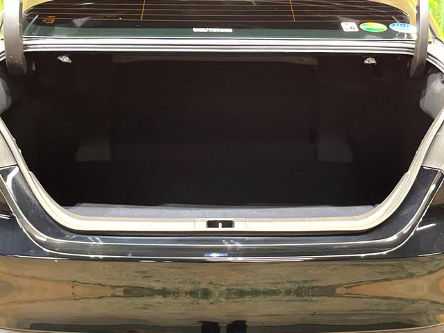 カムリ Ｇ　純正８型ＤＡナビ付　トヨタセーフティセンス　ＨＵＤ　クリアランスソナー　ＢＳＭ　パワーシート　ＬＥＤヘッドライト　レーダークルーズコントロール　衝突軽減　車線逸脱防止　バックカメラ　ＥＴＣ　禁煙車（11枚目）