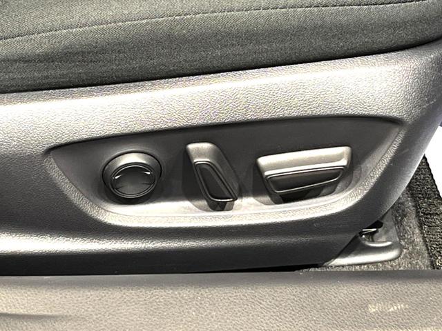 カムリ Ｇ　純正８型ＤＡナビ付　トヨタセーフティセンス　ＨＵＤ　クリアランスソナー　ＢＳＭ　パワーシート　ＬＥＤヘッドライト　レーダークルーズコントロール　衝突軽減　車線逸脱防止　バックカメラ　ＥＴＣ　禁煙車（26枚目）