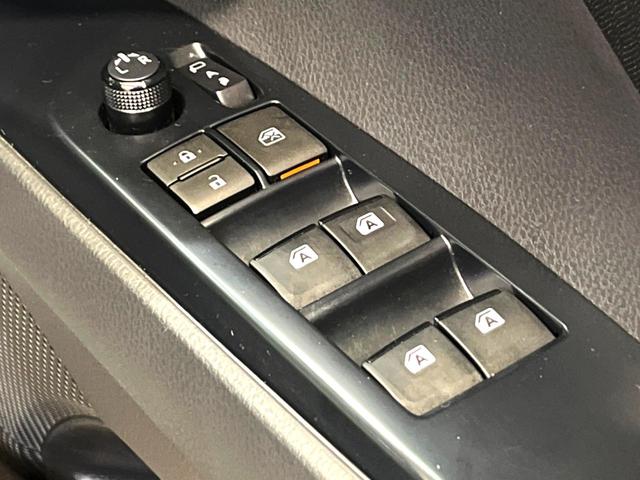 カムリ Ｇ　純正８型ＤＡナビ付　トヨタセーフティセンス　ＨＵＤ　クリアランスソナー　ＢＳＭ　パワーシート　ＬＥＤヘッドライト　レーダークルーズコントロール　衝突軽減　車線逸脱防止　バックカメラ　ＥＴＣ　禁煙車（30枚目）