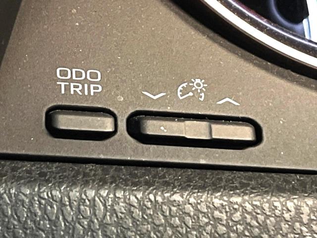 カムリ Ｇ　純正８型ＤＡナビ付　トヨタセーフティセンス　ＨＵＤ　クリアランスソナー　ＢＳＭ　パワーシート　ＬＥＤヘッドライト　レーダークルーズコントロール　衝突軽減　車線逸脱防止　バックカメラ　ＥＴＣ　禁煙車（42枚目）