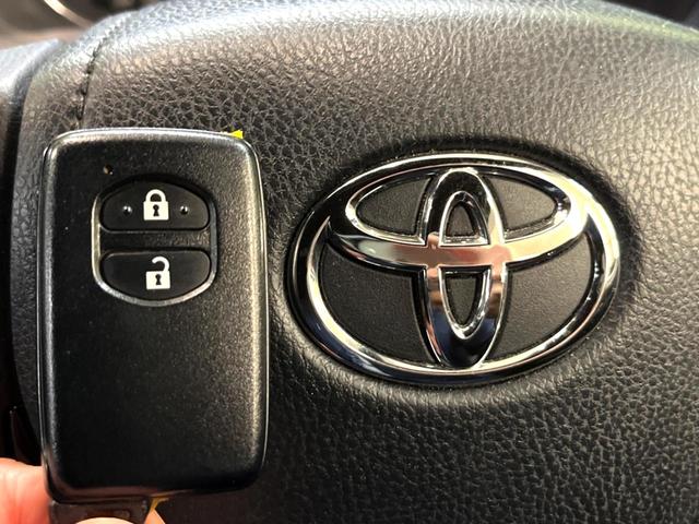 カローラフィールダー 1.5G ダブルバイビー 純正ナビ バックカメラ ETC 禁煙車 トヨタセーフティセンス 衝突軽減 車線逸脱防止 クリアランスソナー オートハイビーム スマートキー LEDヘッドライト スマートキー(8枚目)