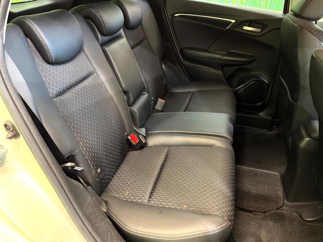 フィットハイブリッド Ｌパッケージ　純正ナビ　バックカメラ　衝突被害軽減システム　禁煙車　ハーフレザーシート　ドラレコ　スマートキー　ＬＥＤヘッド　ビルトインＥＴＣ　クルコン　オートライト　オートエアコン　Ｂｌｕｅｔｏｏｔｈ　ＣＤ（10枚目）