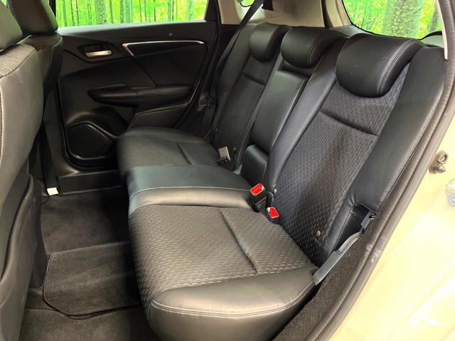 フィットハイブリッド Ｌパッケージ　純正ナビ　バックカメラ　衝突被害軽減システム　禁煙車　ハーフレザーシート　ドラレコ　スマートキー　ＬＥＤヘッド　ビルトインＥＴＣ　クルコン　オートライト　オートエアコン　Ｂｌｕｅｔｏｏｔｈ　ＣＤ（25枚目）