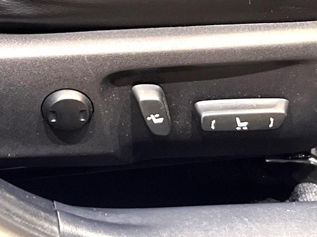 カムリ ハイブリッド　レザーパッケージ　純正ＨＤＤナビ　バックカメラ　黒本革シート　純正ＥＴＣ　シートヒーター　クルーズコントロール　スマートキー　ＨＩＤヘッドライト　ウッドコンビステアリング　フルセグＴＶ　オートライト（7枚目）