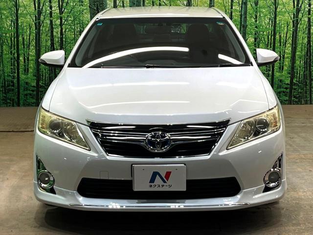 カムリ ハイブリッド　レザーパッケージ　純正ＨＤＤナビ　バックカメラ　黒本革シート　純正ＥＴＣ　シートヒーター　クルーズコントロール　スマートキー　ＨＩＤヘッドライト　ウッドコンビステアリング　フルセグＴＶ　オートライト（8枚目）