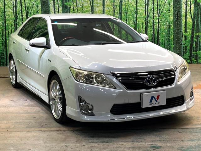 カムリ ハイブリッド　レザーパッケージ　純正ＨＤＤナビ　バックカメラ　黒本革シート　純正ＥＴＣ　シートヒーター　クルーズコントロール　スマートキー　ＨＩＤヘッドライト　ウッドコンビステアリング　フルセグＴＶ　オートライト（9枚目）