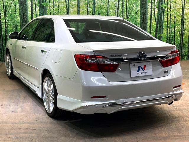 カムリ ハイブリッド　レザーパッケージ　純正ＨＤＤナビ　バックカメラ　黒本革シート　純正ＥＴＣ　シートヒーター　クルーズコントロール　スマートキー　ＨＩＤヘッドライト　ウッドコンビステアリング　フルセグＴＶ　オートライト（10枚目）