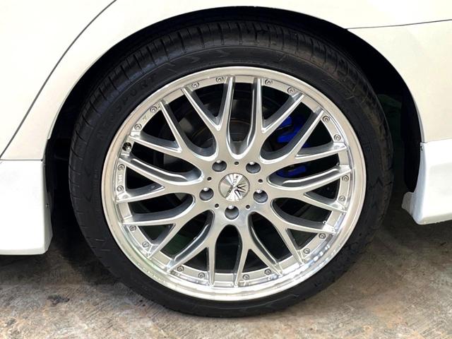 カムリ ハイブリッド　レザーパッケージ　純正ＨＤＤナビ　バックカメラ　黒本革シート　純正ＥＴＣ　シートヒーター　クルーズコントロール　スマートキー　ＨＩＤヘッドライト　ウッドコンビステアリング　フルセグＴＶ　オートライト（21枚目）