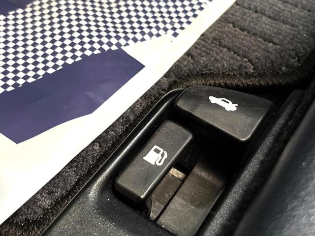 カムリ ハイブリッド　レザーパッケージ　純正ＨＤＤナビ　バックカメラ　黒本革シート　純正ＥＴＣ　シートヒーター　クルーズコントロール　スマートキー　ＨＩＤヘッドライト　ウッドコンビステアリング　フルセグＴＶ　オートライト（36枚目）