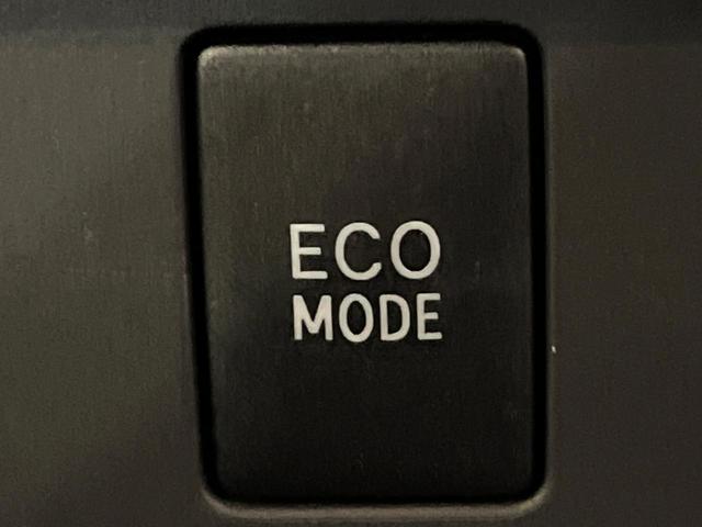 カムリ ハイブリッド　レザーパッケージ　純正ＨＤＤナビ　バックカメラ　黒本革シート　純正ＥＴＣ　シートヒーター　クルーズコントロール　スマートキー　ＨＩＤヘッドライト　ウッドコンビステアリング　フルセグＴＶ　オートライト（46枚目）