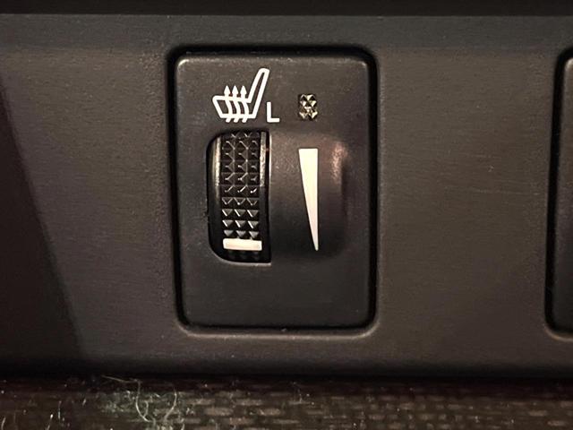 カムリ ハイブリッド　レザーパッケージ　純正ＨＤＤナビ　バックカメラ　黒本革シート　純正ＥＴＣ　シートヒーター　クルーズコントロール　スマートキー　ＨＩＤヘッドライト　ウッドコンビステアリング　フルセグＴＶ　オートライト（47枚目）