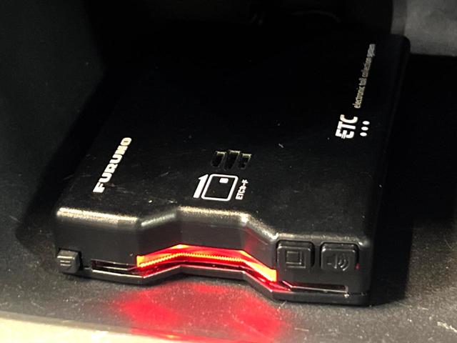 ヤリスクロス G 純正8型ナビ 全周囲カメラ 衝突被害軽減システム レーダークルーズ 禁煙車 コーナーセンサー スマートキー LEDヘッド ETC 純正16インチアルミ オートハイビーム オートライト オートエアコン(6枚目)