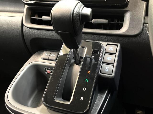 シエンタ ハイブリッドX 登録済未使用車 パワースライドドア 7人乗 レーダークルーズ 衝突被害軽減システム コーナーセンサー LEDヘッド レーンキープアシスト オートマチックハイビーム スマートキー オートエアコン(44枚目)