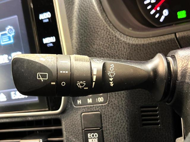 ヴォクシー ZS 煌 純正10型ナビ 後席モニター 両側電動スライド トヨタセーフティセンス クルーズコントロール 衝突軽減 車線逸脱防止 クリアランスソナー バックカメラ ETC LEDヘッドライト 本革巻きステアリング(43枚目)