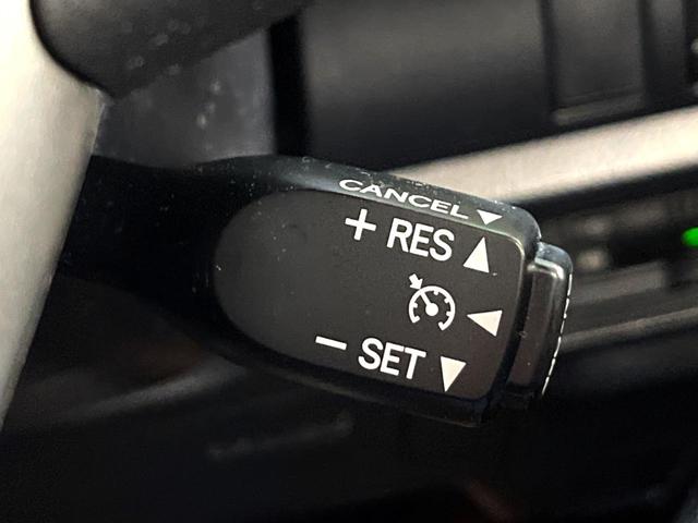 ヴォクシー ZS 煌 純正10型ナビ 後席モニター 両側電動スライド トヨタセーフティセンス クルーズコントロール 衝突軽減 車線逸脱防止 クリアランスソナー バックカメラ ETC LEDヘッドライト 本革巻きステアリング(44枚目)