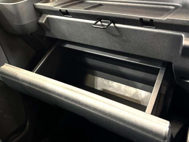 シエンタ ハイブリッドＺ　純正１０．５型ディスプレイオーディオ　両側電動ドア　全周囲カメラ　衝突被害軽減システム　レーダークルーズ　フルセグ　禁煙車　コーナーセンサー　ＬＥＤヘッド　ＥＴＣ２．０　オートハイビーム　車線逸脱警報（49枚目）