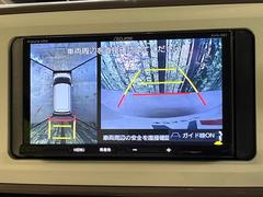 【マルチテレインモニター】車のフロントやサイドのカメラ画像を同時にモニター表示することで、悪路や狭い道を走行時でも周囲の状況確認ができ安心！本格ＳＵＶにうれしい装備です♪ 4