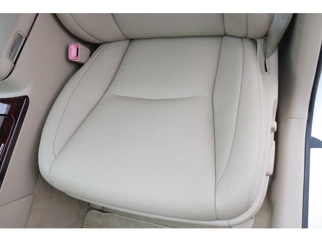 クラウン ２．５ロイヤルサルーン　アニバーサリーＥＤ　後期モデル　特別仕様車　新品タイヤ　ベージュ本革シート　障害物センサー　バックモニター　シートヒーター　シートクーラー　スマートキー　電動サンシェード　Ｂｌｕｅｔｏｏｔｈ接続対応　フルセグ地デジＴＶ（33枚目）