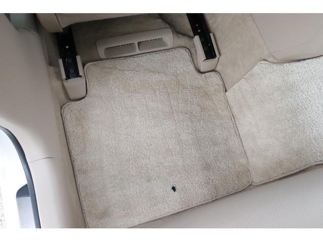 クラウン ２．５ロイヤルサルーン　アニバーサリーＥＤ　後期モデル　特別仕様車　新品タイヤ　ベージュ本革シート　障害物センサー　バックモニター　シートヒーター　シートクーラー　スマートキー　電動サンシェード　Ｂｌｕｅｔｏｏｔｈ接続対応　フルセグ地デジＴＶ（39枚目）