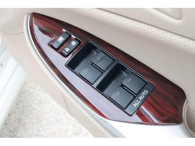 クラウン ２．５ロイヤルサルーン　アニバーサリーＥＤ　後期モデル　特別仕様車　新品タイヤ　ベージュ本革シート　障害物センサー　バックモニター　シートヒーター　シートクーラー　スマートキー　電動サンシェード　Ｂｌｕｅｔｏｏｔｈ接続対応　フルセグ地デジＴＶ（58枚目）