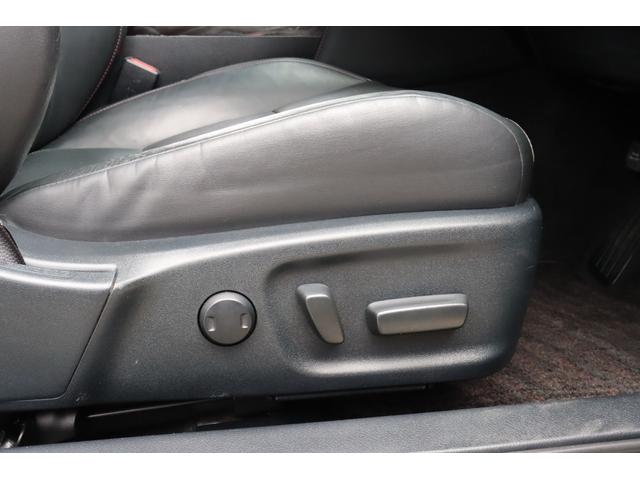 クラウン アスリートＳ　黒本革シート　サンルーフ　衝突被害軽減ブレーキ　障害物センサー　スマートキー　シートヒーター＆クーラー　レーダークルーズコントロール　ＬＥＤヘッドライト　純正１８インチＡＷ　Ｂｌｕｅｔｏｏｔｈ接続対応（30枚目）