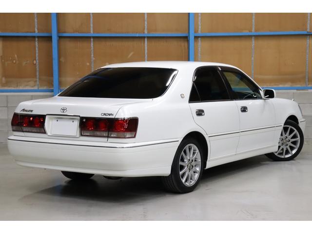 クラウン アスリートプレミアム　後期モデル／特別仕様車／前席パワーシート／ディスチャージヘッドライト／後席３面スモークフィルム施工済／キーレス／純正１７インチホイール／タイミングベルト交換済み／ＥＴＣ／ブリヂストン　レグノＧＲ－Ｘ２（3枚目）