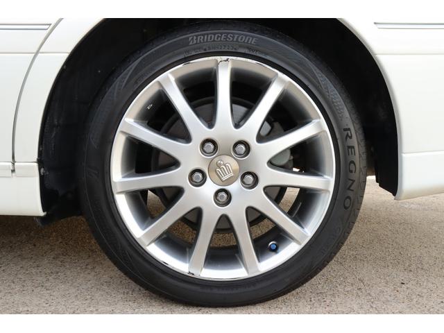 クラウン アスリートプレミアム　後期モデル／特別仕様車／前席パワーシート／ディスチャージヘッドライト／後席３面スモークフィルム施工済／キーレス／純正１７インチホイール／タイミングベルト交換済み／ＥＴＣ／ブリヂストン　レグノＧＲ－Ｘ２（16枚目）