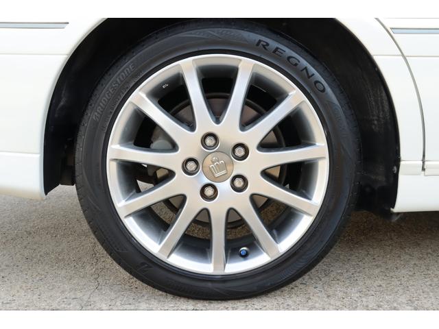 クラウン アスリートプレミアム　後期モデル／特別仕様車／前席パワーシート／ディスチャージヘッドライト／後席３面スモークフィルム施工済／キーレス／純正１７インチホイール／タイミングベルト交換済み／ＥＴＣ／ブリヂストン　レグノＧＲ－Ｘ２（17枚目）