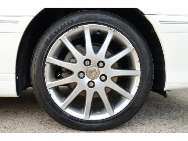 クラウン アスリートプレミアム　後期モデル／特別仕様車／前席パワーシート／ディスチャージヘッドライト／後席３面スモークフィルム施工済／キーレス／純正１７インチホイール／タイミングベルト交換済み／ＥＴＣ／ブリヂストン　レグノＧＲ－Ｘ２（18枚目）