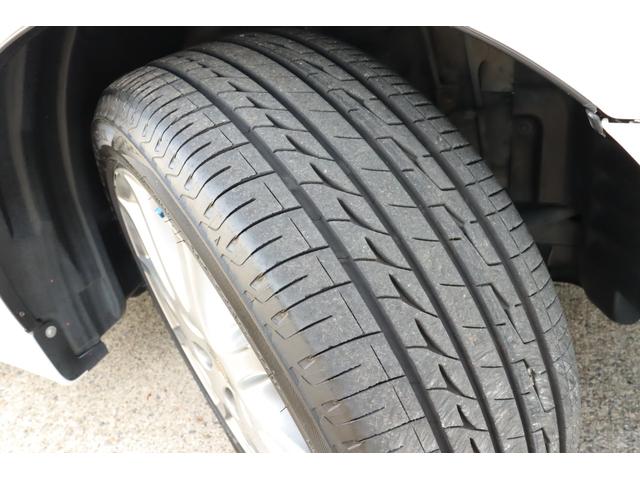 クラウン アスリートプレミアム 後期モデル/特別仕様車/前席パワーシート/ディスチャージヘッドライト/後席3面スモークフィルム施工済/キーレス/純正17インチホイール/タイミングベルト交換済み/ETC/ブリヂストン レグノGR-X2(19枚目)