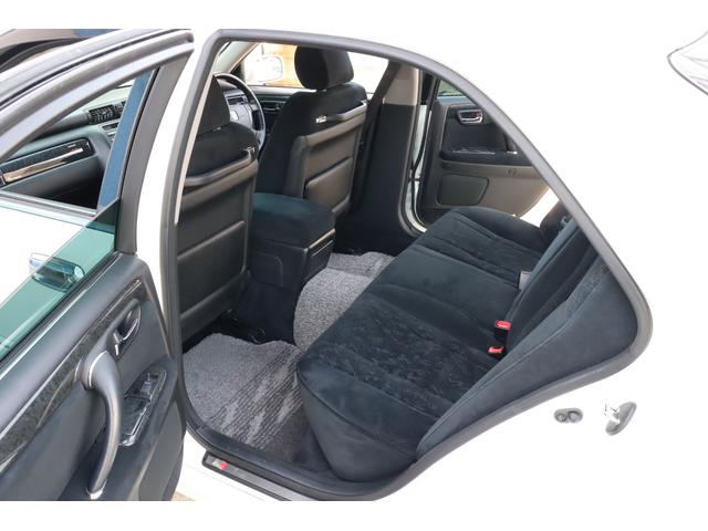 クラウン アスリートプレミアム　後期モデル／特別仕様車／前席パワーシート／ディスチャージヘッドライト／後席３面スモークフィルム施工済／キーレス／純正１７インチホイール／タイミングベルト交換済み／ＥＴＣ／ブリヂストン　レグノＧＲ－Ｘ２（27枚目）