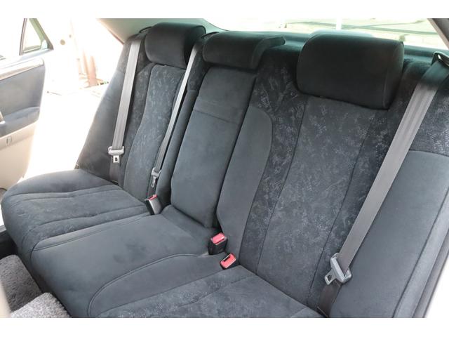 クラウン アスリートプレミアム　後期モデル／特別仕様車／前席パワーシート／ディスチャージヘッドライト／後席３面スモークフィルム施工済／キーレス／純正１７インチホイール／タイミングベルト交換済み／ＥＴＣ／ブリヂストン　レグノＧＲ－Ｘ２（30枚目）