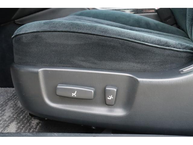 クラウン アスリートプレミアム　後期モデル／特別仕様車／前席パワーシート／ディスチャージヘッドライト／後席３面スモークフィルム施工済／キーレス／純正１７インチホイール／タイミングベルト交換済み／ＥＴＣ／ブリヂストン　レグノＧＲ－Ｘ２（31枚目）